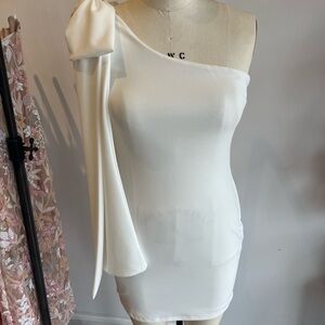 Elegant White One-Shoulder Dress